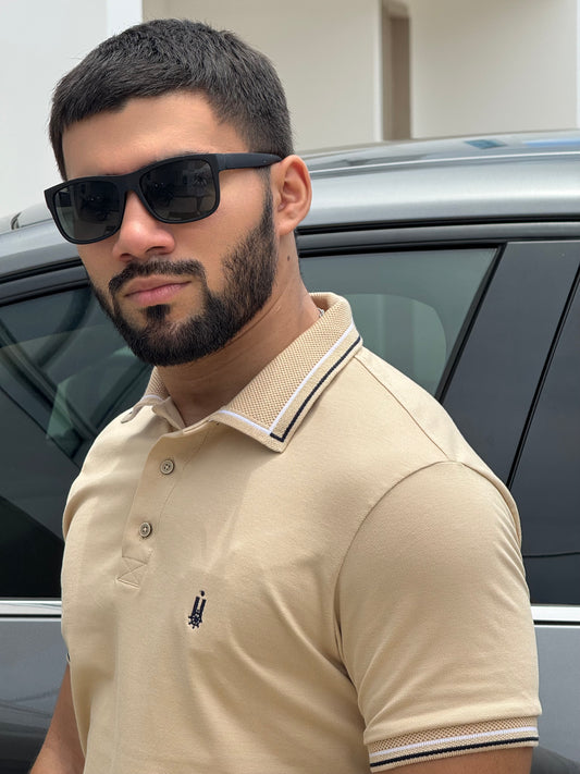 Polo Pique Color  Beige– Cuello con Detalle Contrastado
