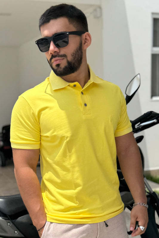 Polo Amarillo Intenso – Corte Clásico y Vibrante