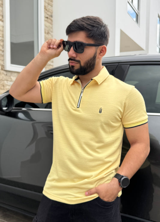 Polo moderna con cierre para hombres con estilo